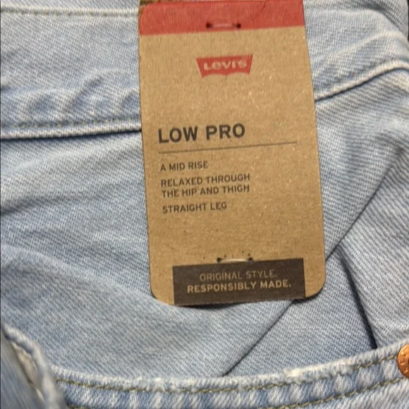 Levi's Low Pro Light Blue Denim Jeans - Picture 2 of 3